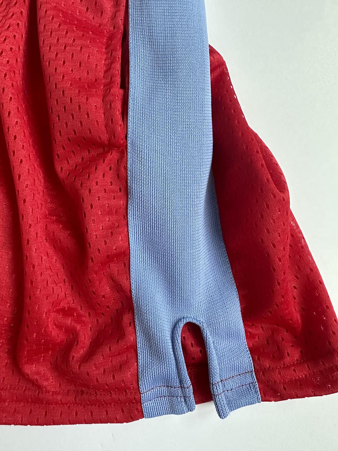 Red Mesh w/ Wide Ceil Blue Knit Stripe